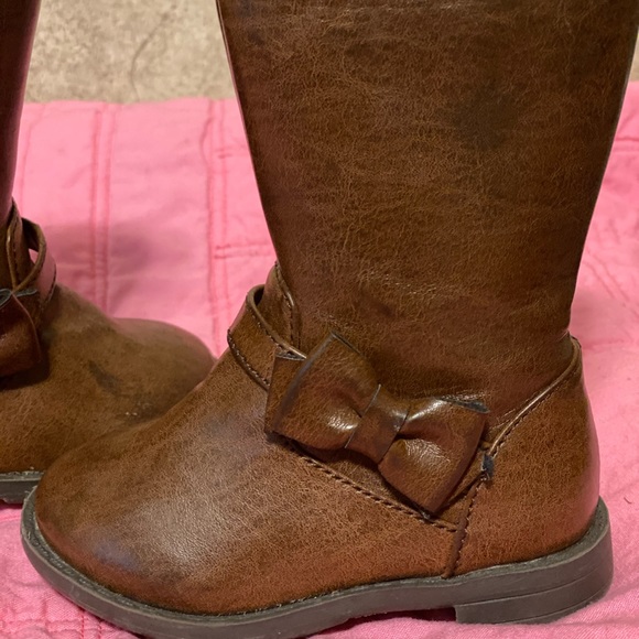 Children’s Place Toddler Boots - Picture 2 of 6
